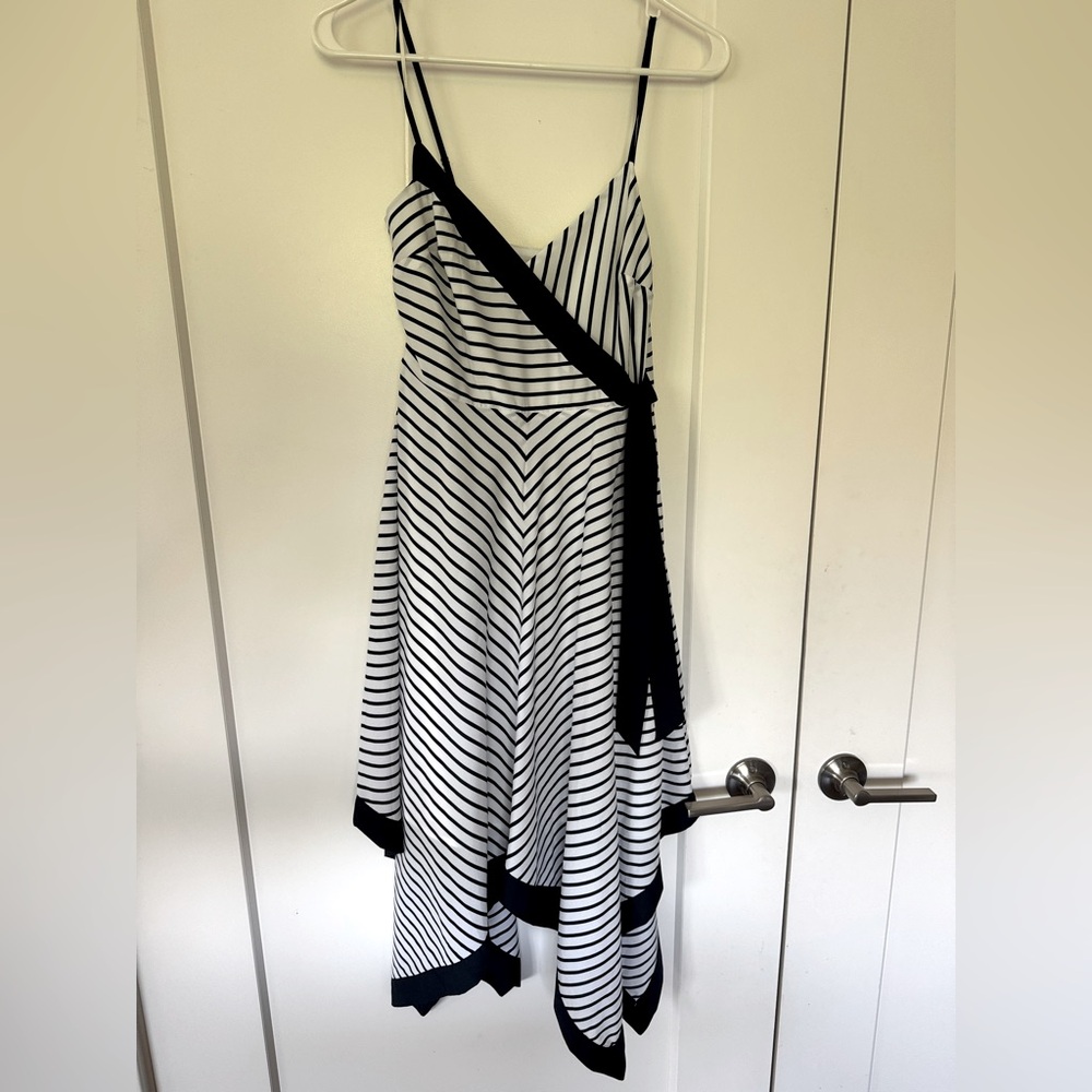 Banana republic gorgeous strappy handkerchief dress